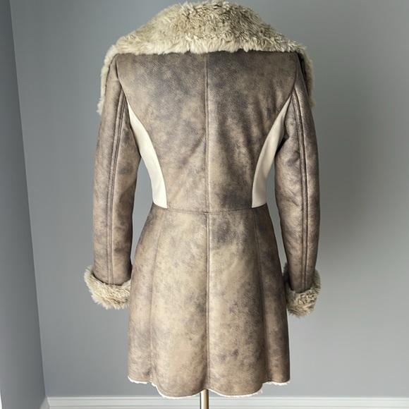 Laundry by Shelli Segal Women Taupe/Ivory Faux Suede & Fur Trim Coat size S - Picture 4 of 10